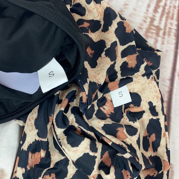 Bikini - Picture 3 of 3